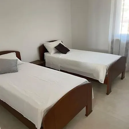 Apartment Tedhouse *